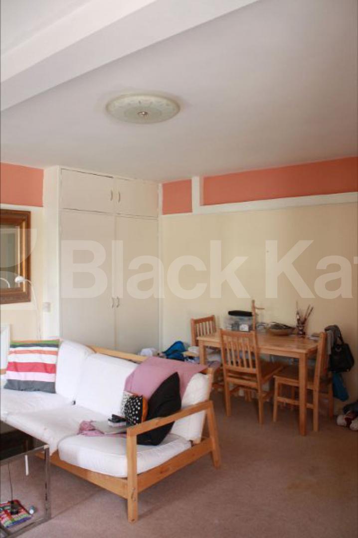 			4 Bedroom, 1 bath, 1 reception Flat			 Kelland Close, Park Road, CROUCH END